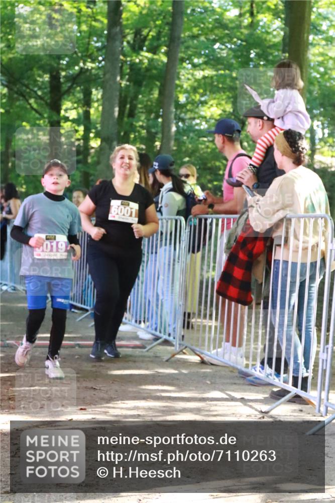 22.09.2024 - 32. Volkslauf durch das schöne Alstertal H.Heesch http://msf.ph/oto/7110263 22.09.2024 10:45:12 Ziel 5019 meine-sportfotos.de
