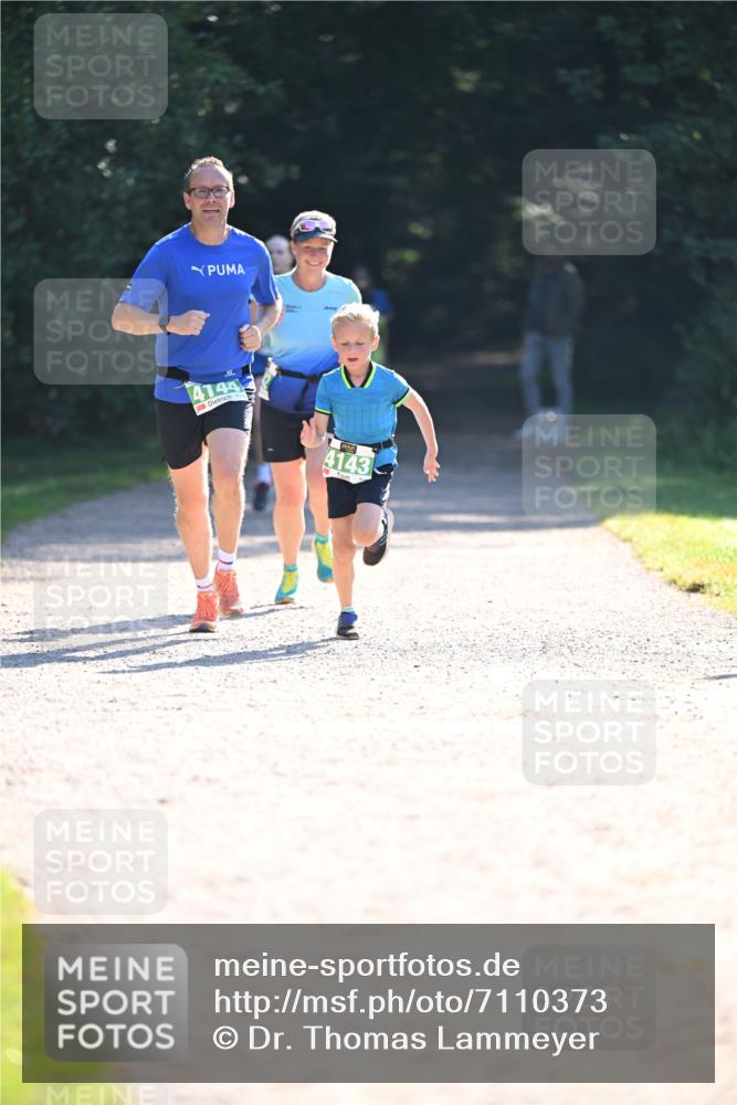 22.09.2024 - 32. Volkslauf durch das schöne Alstertal Dr. Thomas Lammeyer http://msf.ph/oto/7110373 22.09.2024 10:50:50 Laufen 4144, 4143 meine-sportfotos.de