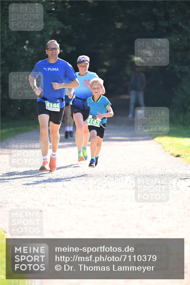 22.09.2024 - 32. Volkslauf durch das schöne Alstertal Dr. Thomas Lammeyer http://msf.ph/oto/7110379 22.09.2024 10:50:51 Laufen 4144, 4143 meine-sportfotos.de
