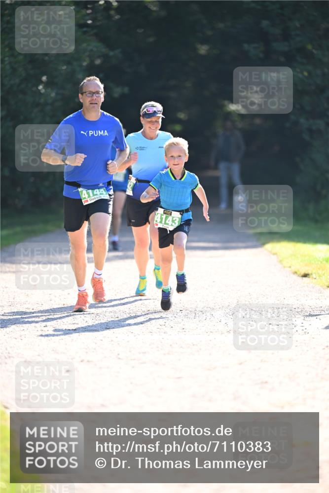 22.09.2024 - 32. Volkslauf durch das schöne Alstertal Dr. Thomas Lammeyer http://msf.ph/oto/7110383 22.09.2024 10:50:51 Laufen 4144, 4143 meine-sportfotos.de
