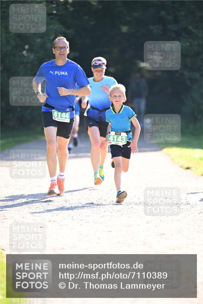 22.09.2024 - 32. Volkslauf durch das schöne Alstertal Dr. Thomas Lammeyer http://msf.ph/oto/7110389 22.09.2024 10:50:51 Laufen 4144, 4143 meine-sportfotos.de