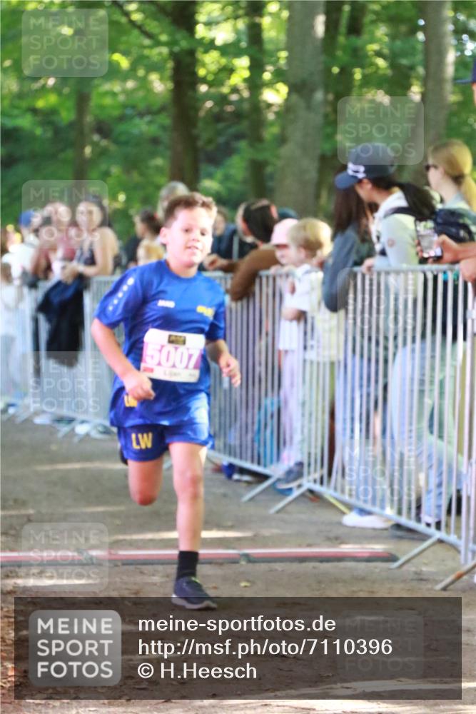 22.09.2024 - 32. Volkslauf durch das schöne Alstertal H.Heesch http://msf.ph/oto/7110396 22.09.2024 10:45:57 Ziel 5007, 5040 meine-sportfotos.de