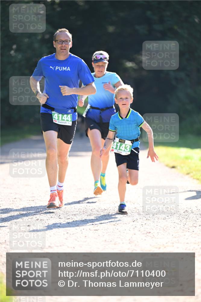 22.09.2024 - 32. Volkslauf durch das schöne Alstertal Dr. Thomas Lammeyer http://msf.ph/oto/7110400 22.09.2024 10:50:52 Laufen 4144, 4143 meine-sportfotos.de