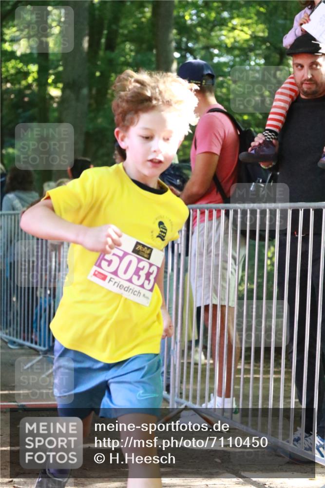 22.09.2024 - 32. Volkslauf durch das schöne Alstertal H.Heesch http://msf.ph/oto/7110450 22.09.2024 10:46:21 Ziel 5033 meine-sportfotos.de