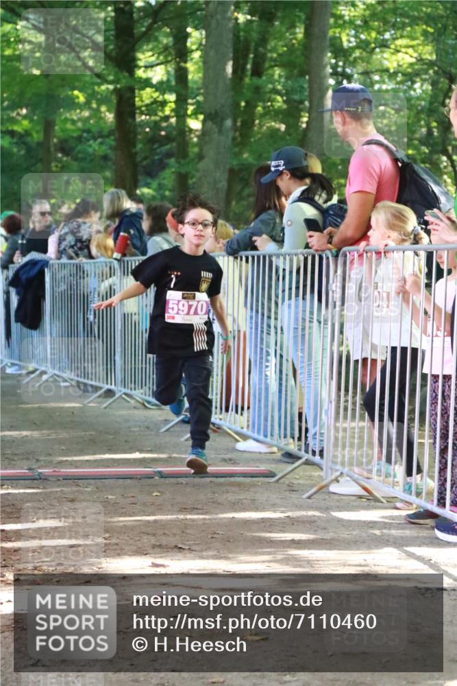22.09.2024 - 32. Volkslauf durch das schöne Alstertal H.Heesch http://msf.ph/oto/7110460 22.09.2024 10:46:34 Ziel 5006, 5014, 5968, 5970 meine-sportfotos.de