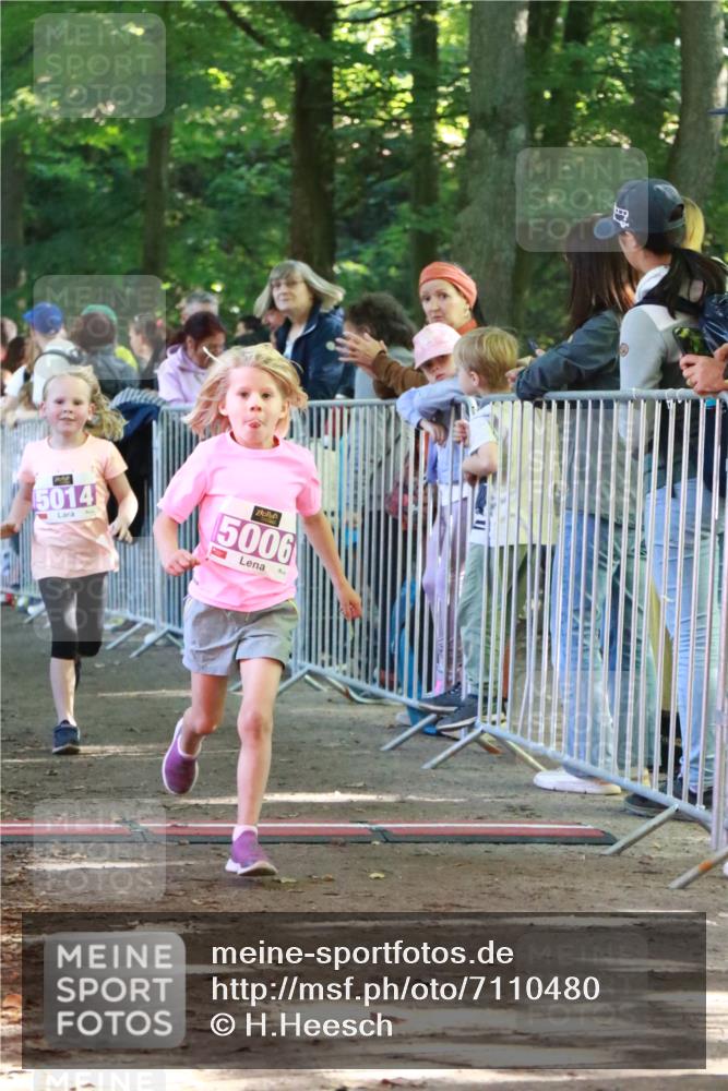 22.09.2024 - 32. Volkslauf durch das schöne Alstertal H.Heesch http://msf.ph/oto/7110480 22.09.2024 10:46:36 Ziel 5006, 5014, 5015, 5970 meine-sportfotos.de