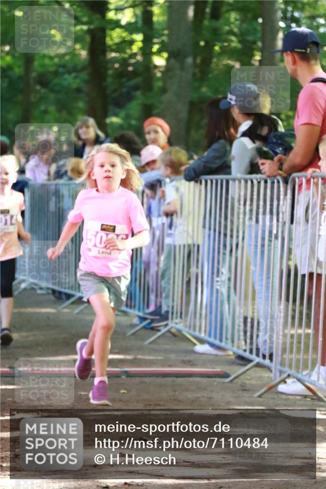 22.09.2024 - 32. Volkslauf durch das schöne Alstertal H.Heesch http://msf.ph/oto/7110484 22.09.2024 10:46:36 Ziel 5006, 5014, 5015, 5970 meine-sportfotos.de