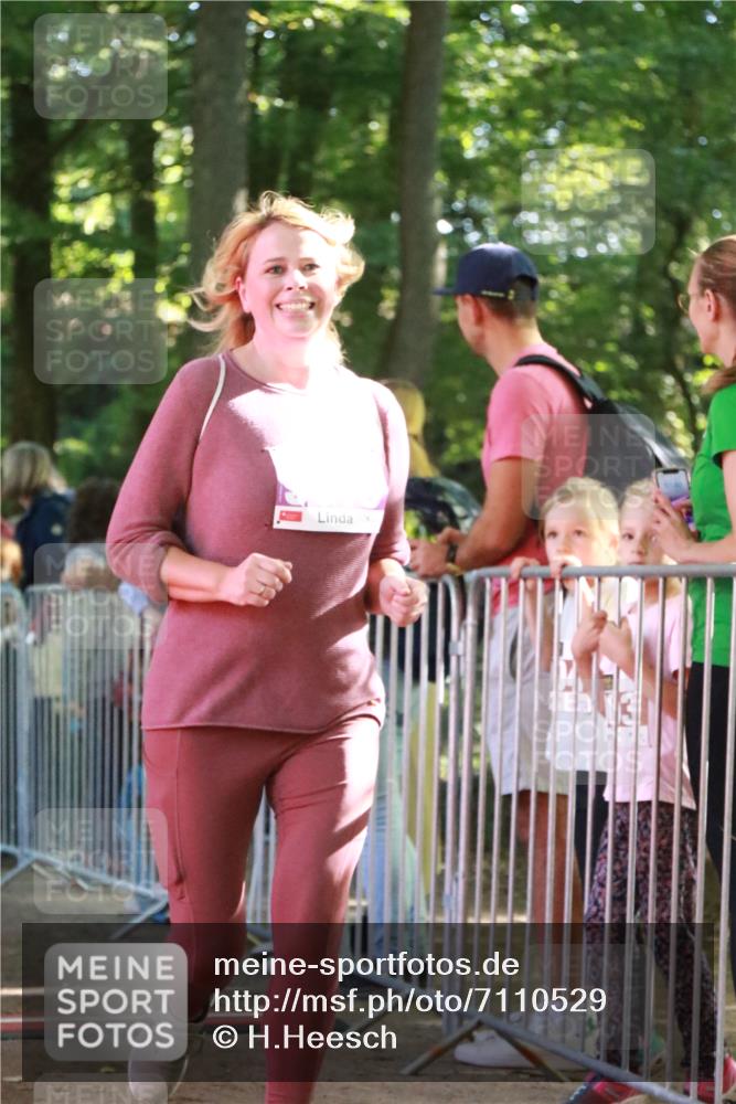 22.09.2024 - 32. Volkslauf durch das schöne Alstertal H.Heesch http://msf.ph/oto/7110529 22.09.2024 10:46:43 Ziel 5006, 5014, 5015, 5023 meine-sportfotos.de