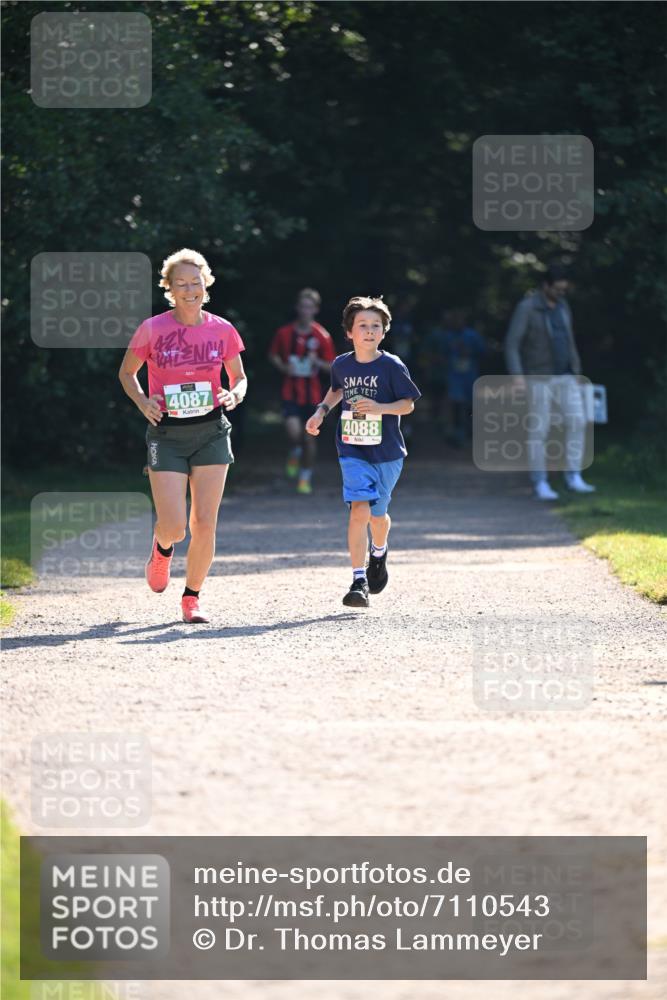 22.09.2024 - 32. Volkslauf durch das schöne Alstertal Dr. Thomas Lammeyer http://msf.ph/oto/7110543 22.09.2024 10:51:11 Laufen 4087, 4088 meine-sportfotos.de