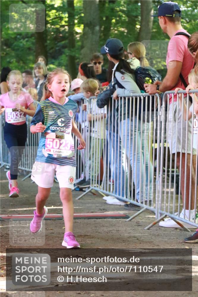 22.09.2024 - 32. Volkslauf durch das schöne Alstertal H.Heesch http://msf.ph/oto/7110547 22.09.2024 10:46:49 Ziel 5023, 5032 meine-sportfotos.de