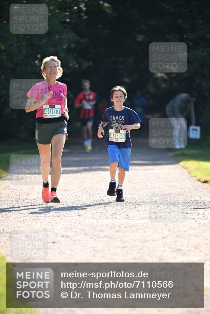 22.09.2024 - 32. Volkslauf durch das schöne Alstertal Dr. Thomas Lammeyer http://msf.ph/oto/7110566 22.09.2024 10:51:12 Laufen 4087, 4088 meine-sportfotos.de