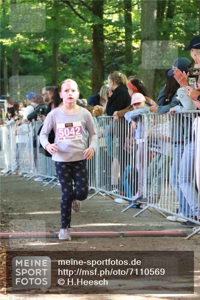 22.09.2024 - 32. Volkslauf durch das schöne Alstertal H.Heesch http://msf.ph/oto/7110569 22.09.2024 10:47:05 Ziel 5042, 5966 meine-sportfotos.de