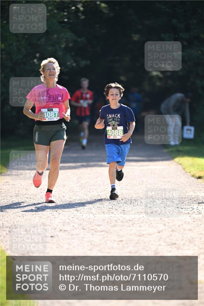 22.09.2024 - 32. Volkslauf durch das schöne Alstertal Dr. Thomas Lammeyer http://msf.ph/oto/7110570 22.09.2024 10:51:12 Laufen 42, 4087, 4088 meine-sportfotos.de