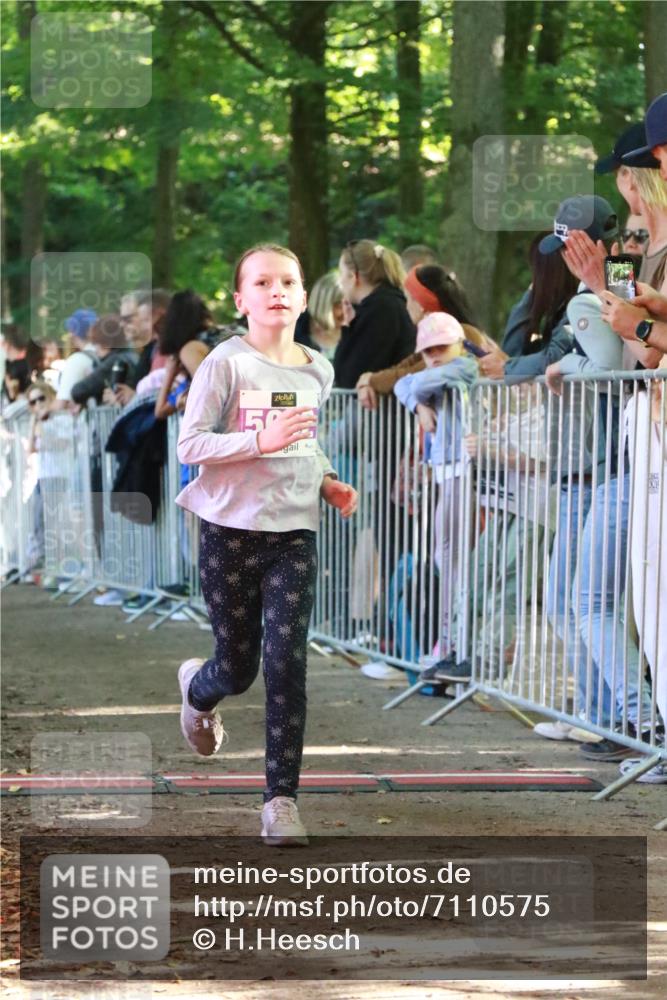 22.09.2024 - 32. Volkslauf durch das schöne Alstertal H.Heesch http://msf.ph/oto/7110575 22.09.2024 10:47:05 Ziel 5042, 5966 meine-sportfotos.de