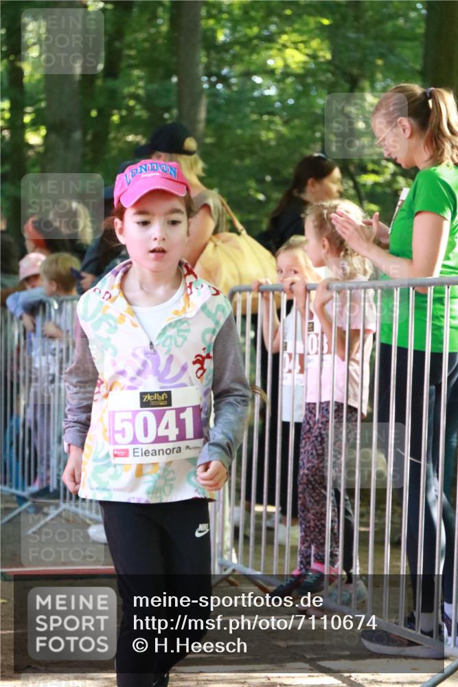 22.09.2024 - 32. Volkslauf durch das schöne Alstertal H.Heesch http://msf.ph/oto/7110674 22.09.2024 10:47:24 Ziel 5005, 5011, 5041, 5044, 5045 meine-sportfotos.de