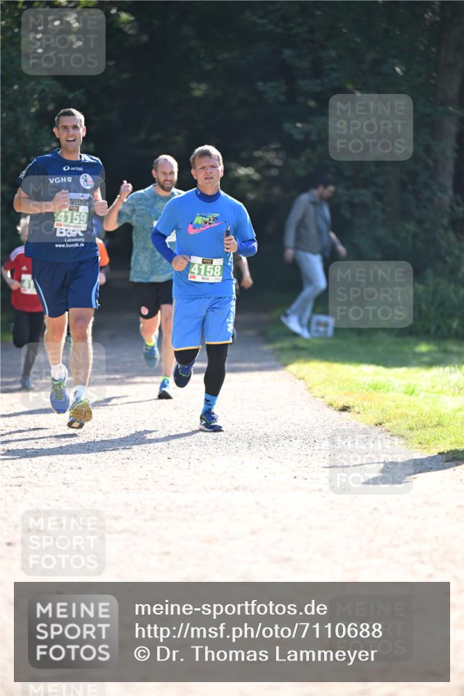 22.09.2024 - 32. Volkslauf durch das schöne Alstertal Dr. Thomas Lammeyer http://msf.ph/oto/7110688 22.09.2024 10:51:24 Laufen 4159, 4158 meine-sportfotos.de