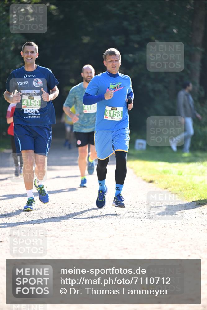 22.09.2024 - 32. Volkslauf durch das schöne Alstertal Dr. Thomas Lammeyer http://msf.ph/oto/7110712 22.09.2024 10:51:26 Laufen 4159, 4155, 4158 meine-sportfotos.de