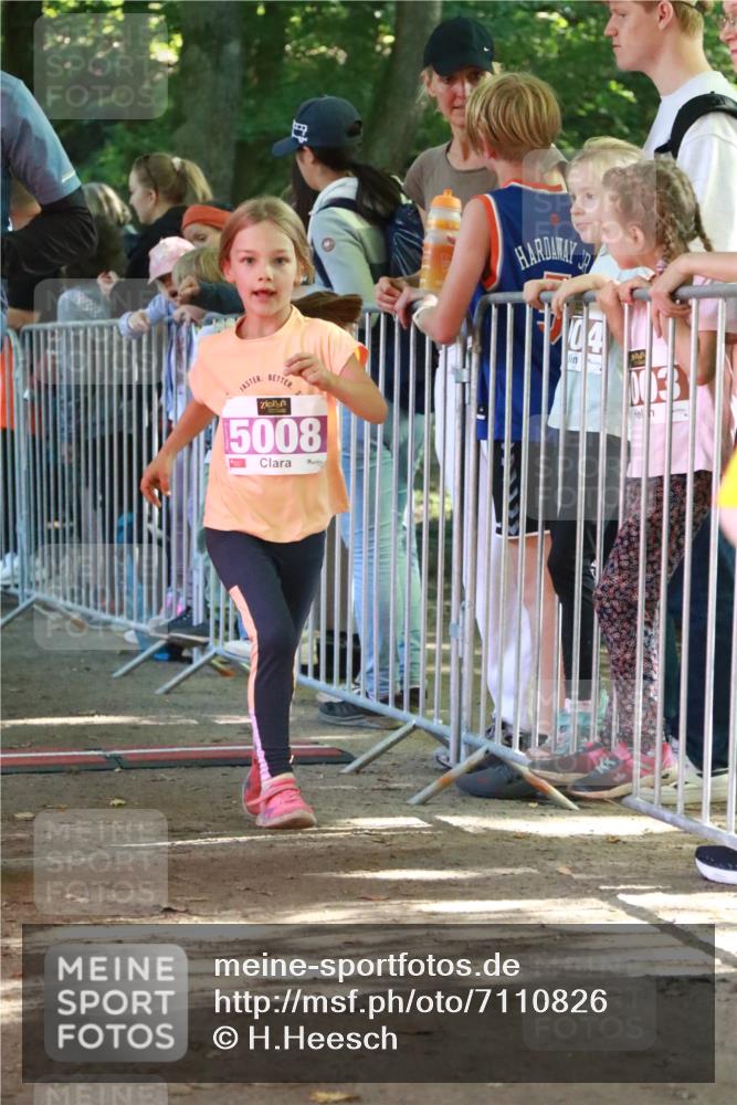 22.09.2024 - 32. Volkslauf durch das schöne Alstertal H.Heesch http://msf.ph/oto/7110826 22.09.2024 10:48:29 Ziel 5008, 5009, 5020, 5039, 5969, 5977 meine-sportfotos.de