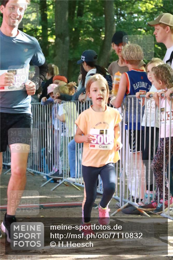 22.09.2024 - 32. Volkslauf durch das schöne Alstertal H.Heesch http://msf.ph/oto/7110832 22.09.2024 10:48:29 Ziel 5008, 5009, 5020, 5039, 5969, 5977 meine-sportfotos.de