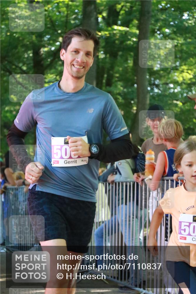 22.09.2024 - 32. Volkslauf durch das schöne Alstertal H.Heesch http://msf.ph/oto/7110837 22.09.2024 10:48:30 Ziel 5008, 5009, 5020, 5028, 5039, 5969, 5977 meine-sportfotos.de