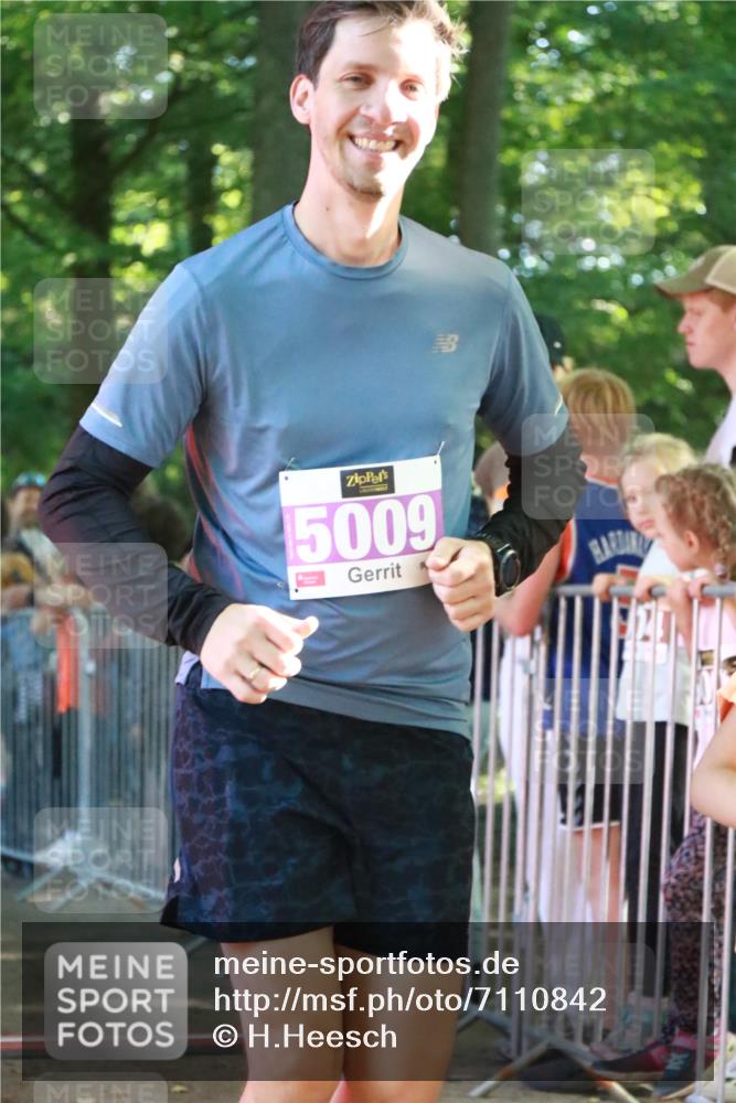 22.09.2024 - 32. Volkslauf durch das schöne Alstertal H.Heesch http://msf.ph/oto/7110842 22.09.2024 10:48:30 Ziel 5008, 5009, 5020, 5028, 5039, 5969, 5977 meine-sportfotos.de