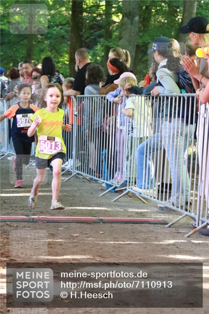 22.09.2024 - 32. Volkslauf durch das schöne Alstertal H.Heesch http://msf.ph/oto/7110913 22.09.2024 10:48:40 Ziel 5013, 5016, 5020, 5024, 5028, 5036, 5969, 5971, 5975, 5976 meine-sportfotos.de
