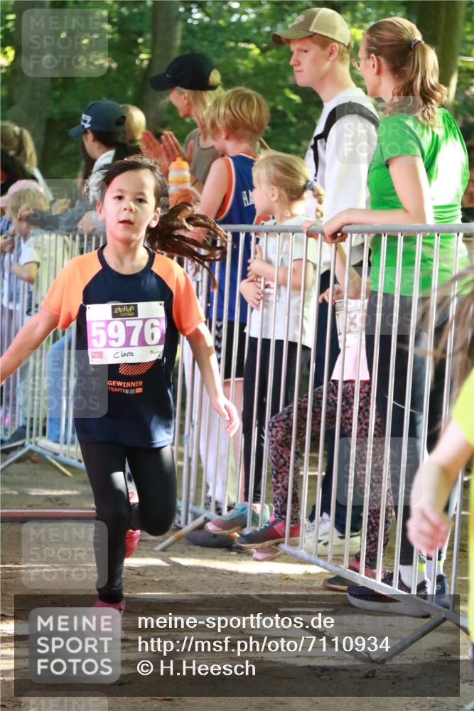 22.09.2024 - 32. Volkslauf durch das schöne Alstertal H.Heesch http://msf.ph/oto/7110934 22.09.2024 10:48:41 Ziel 5013, 5016, 5020, 5024, 5028, 5036, 5971, 5972, 5975, 5976 meine-sportfotos.de