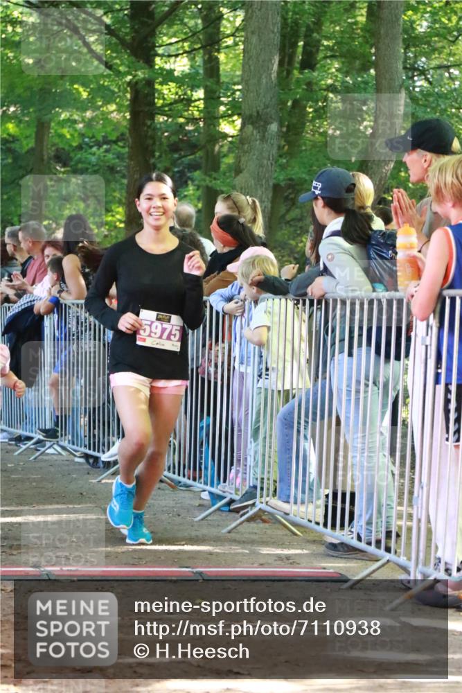 22.09.2024 - 32. Volkslauf durch das schöne Alstertal H.Heesch http://msf.ph/oto/7110938 22.09.2024 10:48:43 Ziel 5013, 5016, 5024, 5036, 5971, 5972, 5975, 5976 meine-sportfotos.de
