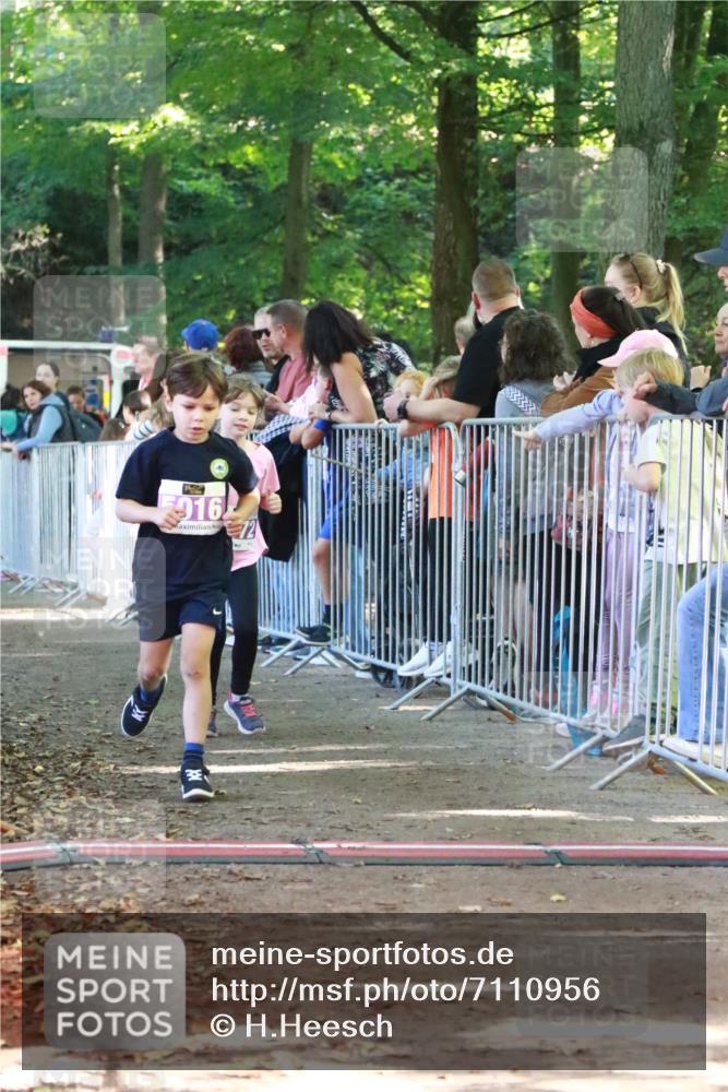 22.09.2024 - 32. Volkslauf durch das schöne Alstertal H.Heesch http://msf.ph/oto/7110956 22.09.2024 10:48:45 Ziel 5013, 5016, 5024, 5972, 5975, 5976 meine-sportfotos.de