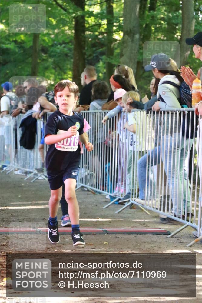 22.09.2024 - 32. Volkslauf durch das schöne Alstertal H.Heesch http://msf.ph/oto/7110969 22.09.2024 10:48:46 Ziel 5013, 5016, 5024, 5972, 5975, 5976 meine-sportfotos.de