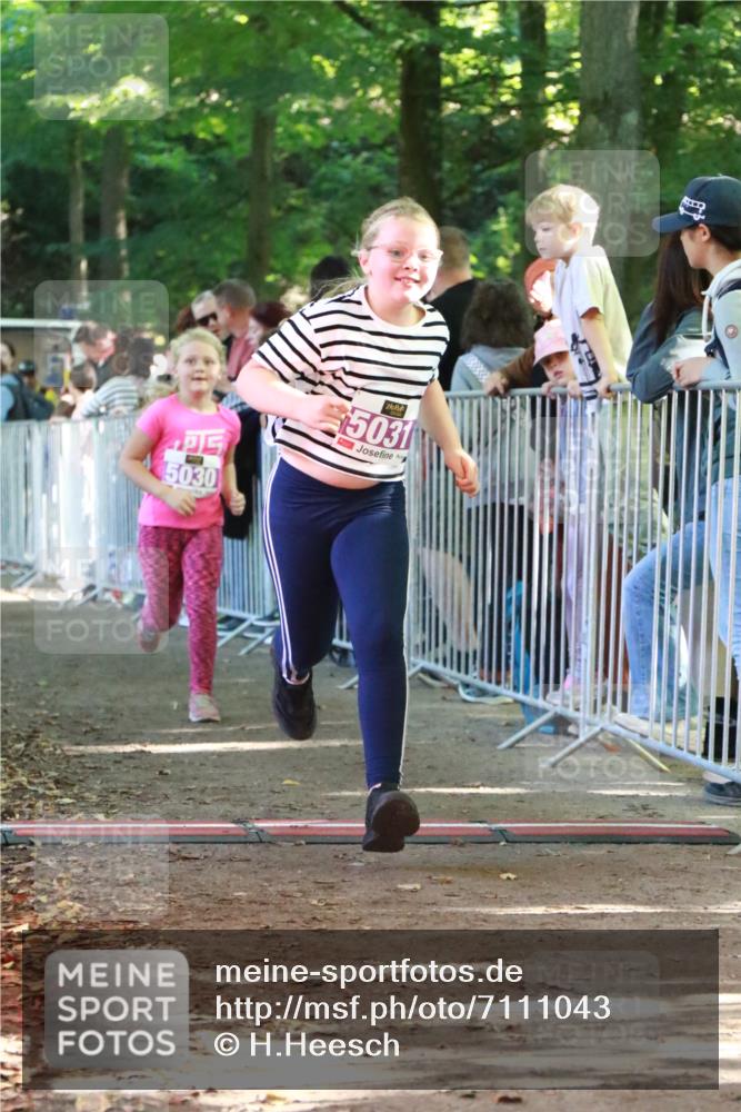 22.09.2024 - 32. Volkslauf durch das schöne Alstertal H.Heesch http://msf.ph/oto/7111043 22.09.2024 10:49:16 Ziel 5030, 5031 meine-sportfotos.de