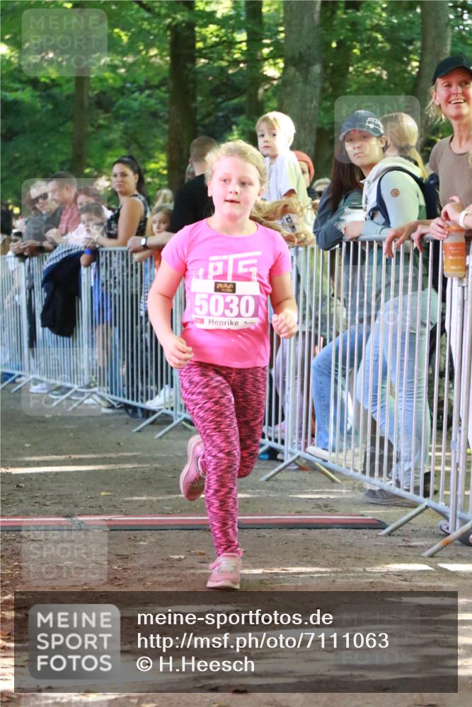 22.09.2024 - 32. Volkslauf durch das schöne Alstertal H.Heesch http://msf.ph/oto/7111063 22.09.2024 10:49:17 Ziel 5030, 5031 meine-sportfotos.de