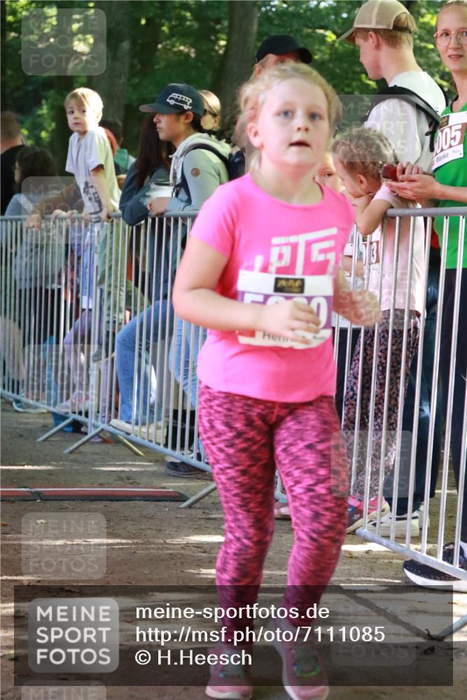 22.09.2024 - 32. Volkslauf durch das schöne Alstertal H.Heesch http://msf.ph/oto/7111085 22.09.2024 10:49:18 Ziel 5030, 5031 meine-sportfotos.de