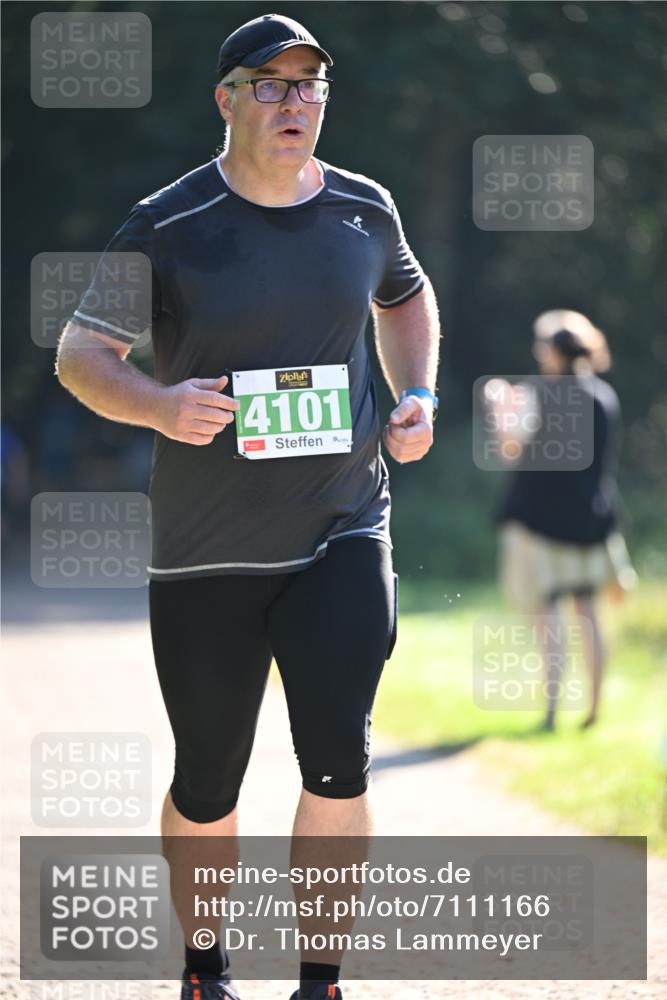 22.09.2024 - 32. Volkslauf durch das schöne Alstertal Dr. Thomas Lammeyer http://msf.ph/oto/7111166 22.09.2024 10:52:28 Laufen 4101 meine-sportfotos.de