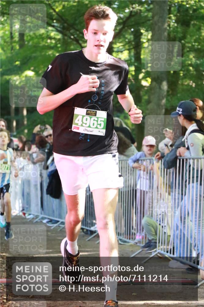 22.09.2024 - 32. Volkslauf durch das schöne Alstertal H.Heesch http://msf.ph/oto/7111214 22.09.2024 10:50:48 Ziel 4047, 4071, 4072, 4956, 4965 meine-sportfotos.de