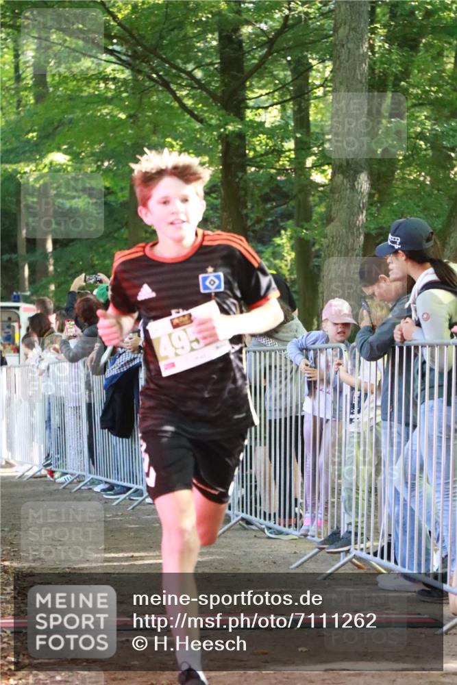 22.09.2024 - 32. Volkslauf durch das schöne Alstertal H.Heesch http://msf.ph/oto/7111262 22.09.2024 10:50:52 Ziel 4047, 4071, 4072, 4956, 4965 meine-sportfotos.de