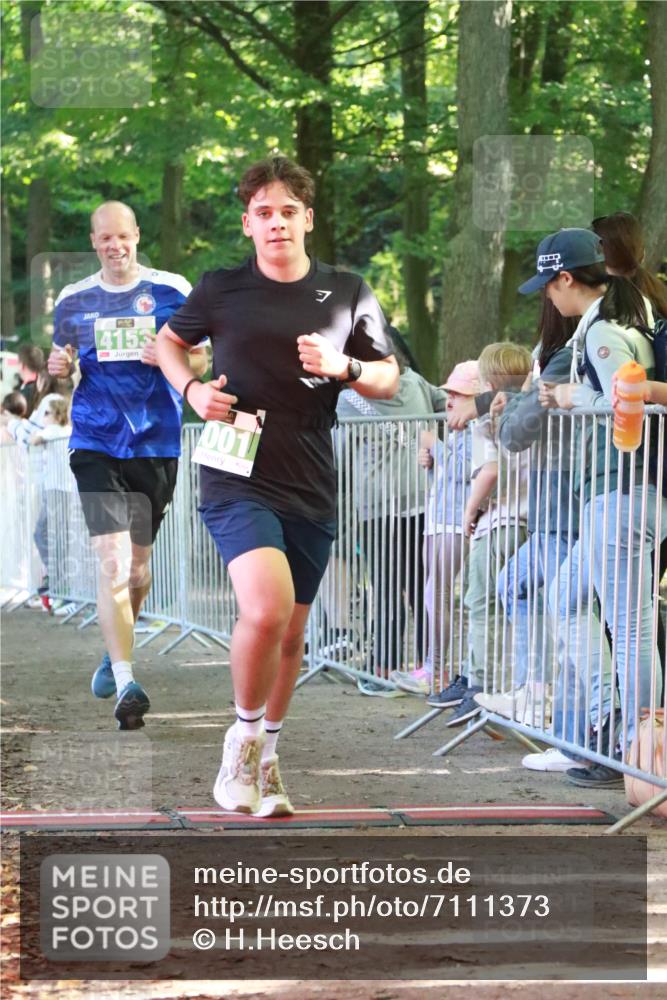 22.09.2024 - 32. Volkslauf durch das schöne Alstertal H.Heesch http://msf.ph/oto/7111373 22.09.2024 10:52:46 Ziel 4001, 4098, 4153 meine-sportfotos.de