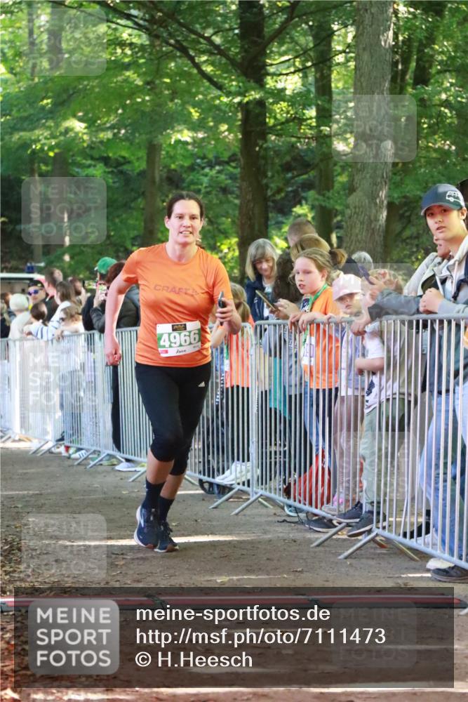22.09.2024 - 32. Volkslauf durch das schöne Alstertal H.Heesch http://msf.ph/oto/7111473 22.09.2024 10:53:04 Ziel 4035, 4036, 4038, 4170, 4966 meine-sportfotos.de
