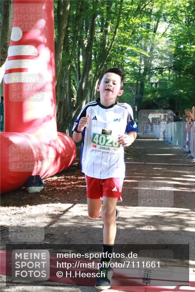 22.09.2024 - 32. Volkslauf durch das schöne Alstertal H.Heesch http://msf.ph/oto/7111661 22.09.2024 10:54:05 Ziel 4028, 4163 meine-sportfotos.de