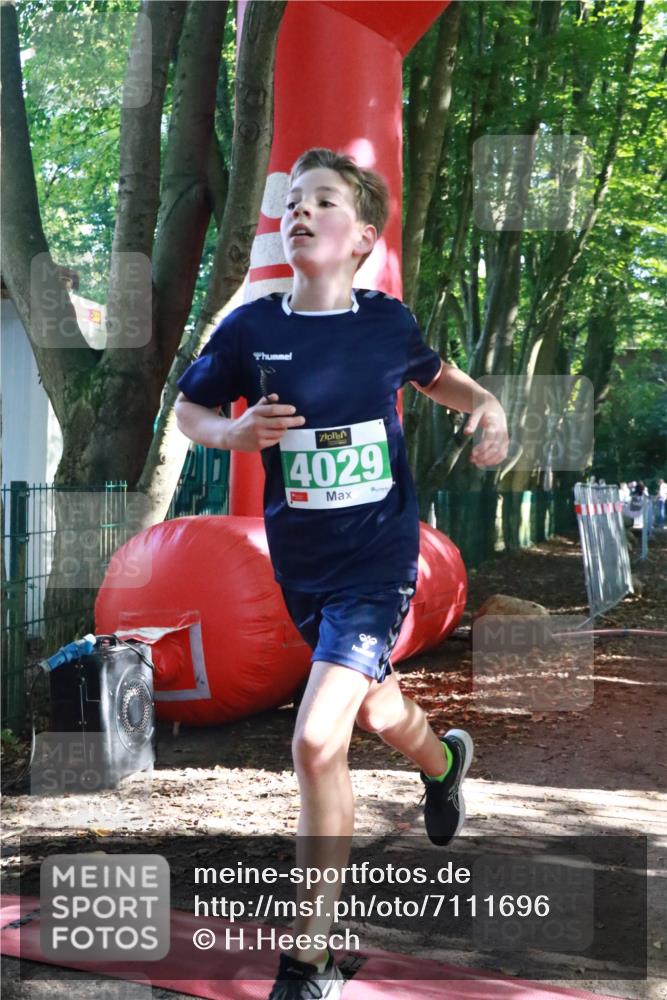 22.09.2024 - 32. Volkslauf durch das schöne Alstertal H.Heesch http://msf.ph/oto/7111696 22.09.2024 10:54:15 Ziel 4029 meine-sportfotos.de