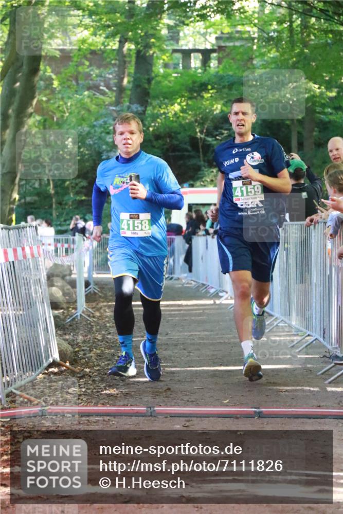 22.09.2024 - 32. Volkslauf durch das schöne Alstertal H.Heesch http://msf.ph/oto/7111826 22.09.2024 10:55:12 Ziel 4142, 4158, 4159, 4951 meine-sportfotos.de