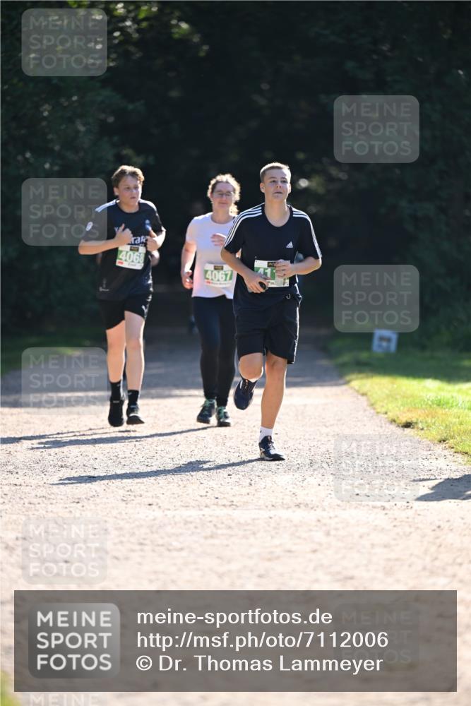 22.09.2024 - 32. Volkslauf durch das schöne Alstertal Dr. Thomas Lammeyer http://msf.ph/oto/7112006 22.09.2024 10:54:31 Laufen 4068, 4067 meine-sportfotos.de