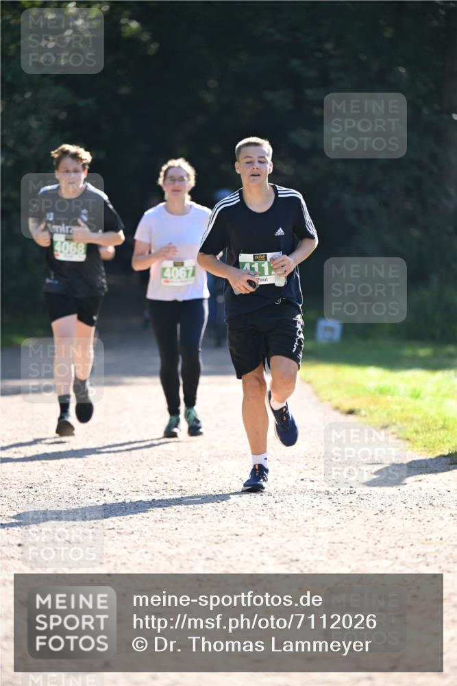 22.09.2024 - 32. Volkslauf durch das schöne Alstertal Dr. Thomas Lammeyer http://msf.ph/oto/7112026 22.09.2024 10:54:32 Laufen 13, 4068, 4067, 411 meine-sportfotos.de