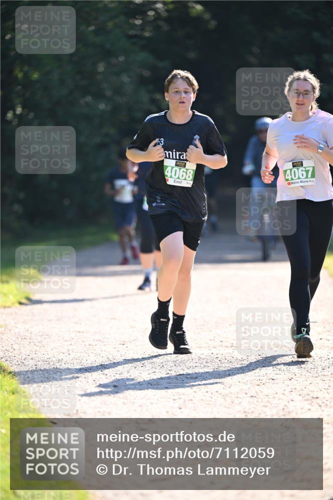 22.09.2024 - 32. Volkslauf durch das schöne Alstertal Dr. Thomas Lammeyer http://msf.ph/oto/7112059 22.09.2024 10:54:34 Laufen 3, 4068, 4067 meine-sportfotos.de