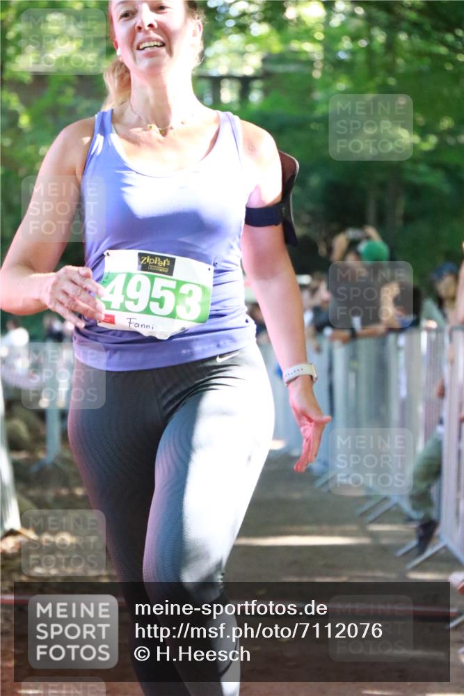 22.09.2024 - 32. Volkslauf durch das schöne Alstertal H.Heesch http://msf.ph/oto/7112076 22.09.2024 10:55:56 Ziel 4953 meine-sportfotos.de