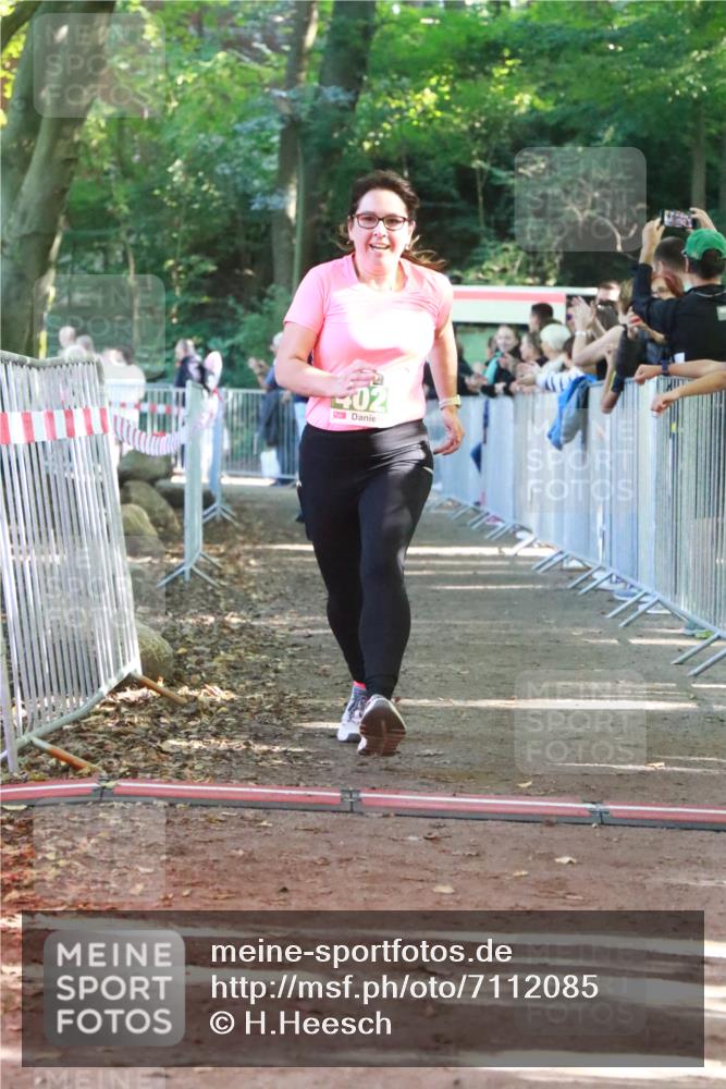 22.09.2024 - 32. Volkslauf durch das schöne Alstertal H.Heesch http://msf.ph/oto/7112085 22.09.2024 10:56:08 Ziel 4026, 4964 meine-sportfotos.de