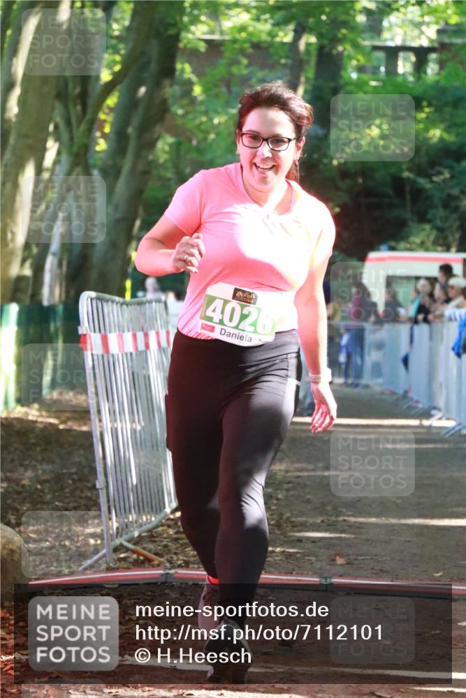 22.09.2024 - 32. Volkslauf durch das schöne Alstertal H.Heesch http://msf.ph/oto/7112101 22.09.2024 10:56:09 Ziel 4026, 4964 meine-sportfotos.de