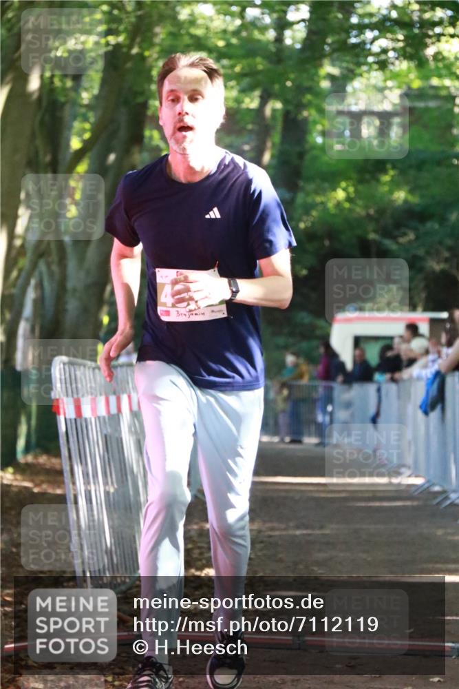 22.09.2024 - 32. Volkslauf durch das schöne Alstertal H.Heesch http://msf.ph/oto/7112119 22.09.2024 10:56:13 Ziel 4026, 4964 meine-sportfotos.de