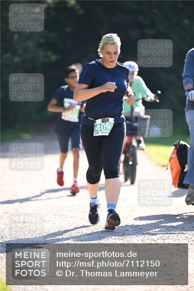 22.09.2024 - 32. Volkslauf durch das schöne Alstertal Dr. Thomas Lammeyer http://msf.ph/oto/7112150 22.09.2024 10:54:39 Laufen 4090 meine-sportfotos.de