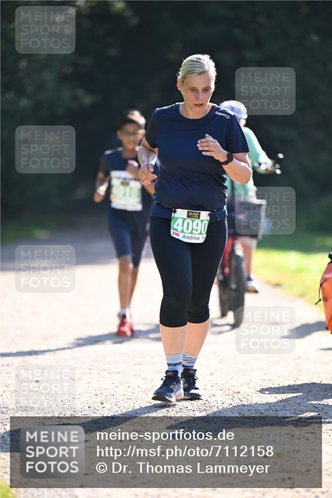 22.09.2024 - 32. Volkslauf durch das schöne Alstertal Dr. Thomas Lammeyer http://msf.ph/oto/7112158 22.09.2024 10:54:39 Laufen 4090 meine-sportfotos.de